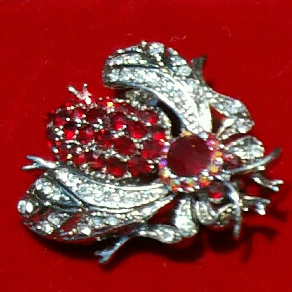 #17 Vintage Bumblebee Brooch